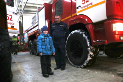 Новогоднее чудо для мальчика, попросившего у Деда Мороза в подарок экскурсию в пожарно-спасательную часть.